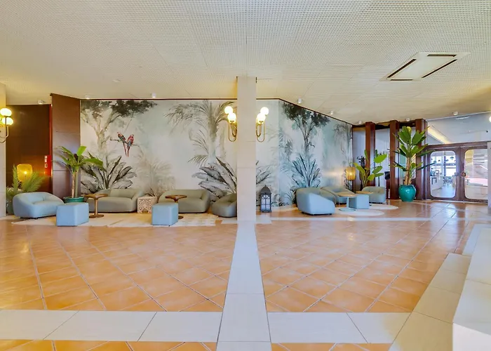 Auramar Beach Resort